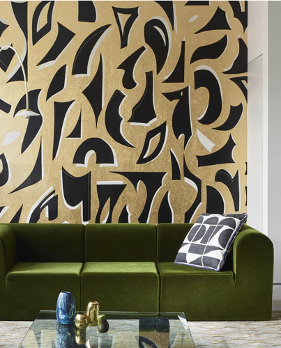 A Fromental’s “Maximalist” piece adding drama and style.